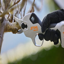 Carica l'immagine nel visualizzatore di Gallery, forbice portatile stihl a batteria asa 20 in set