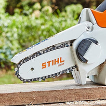 Carica l'immagine nel visualizzatore di Gallery, potatore gta 26 stihl set con batteria as 2 caricatore al 1 multioil bio 50 ml e custodia