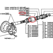 Carica l'immagine nel visualizzatore di Gallery, distanziale new holland fiat cnh ricambio codice 4996782
